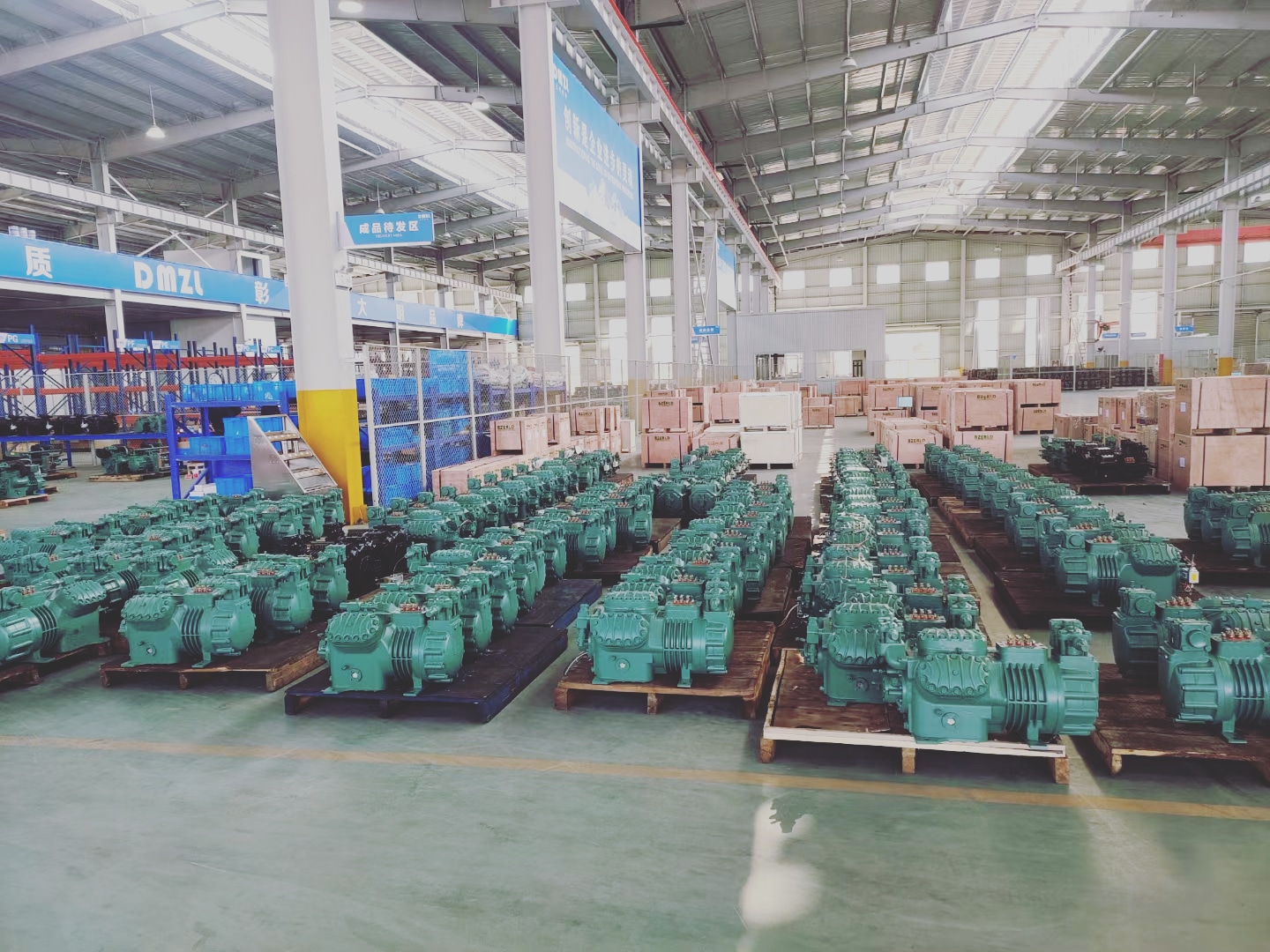 DMZL 6-Cylinder Semi-Hermetic Piston Compressor 20-50HP Compresseur à piston semi-hermétique DMZL 6 cylindres 20-50HP